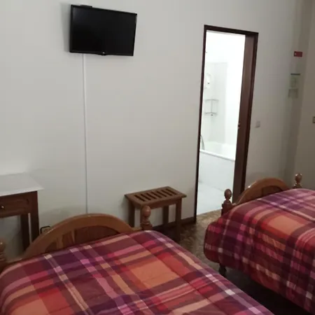 ゲストハウス Residencial Sra. Da Lomba 3*