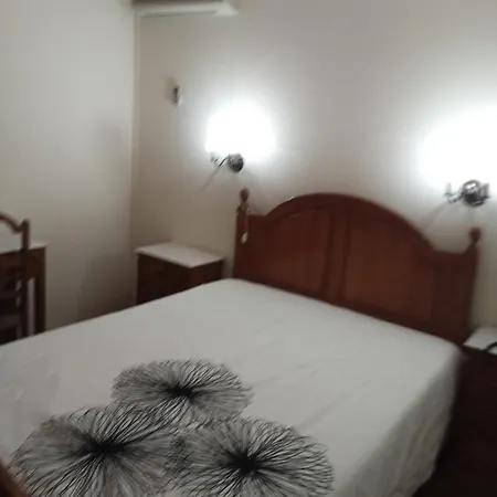 ゲストハウス Residencial Sra. Da Lomba