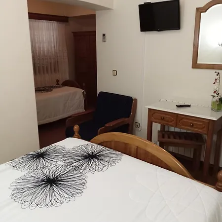 ゲストハウス Residencial Sra. Da Lomba