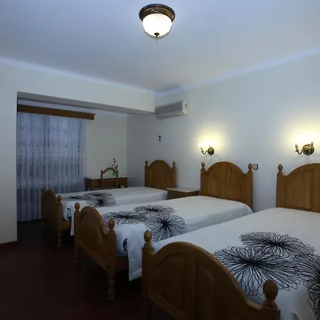 Residencial Sra. Da Lomba 3*